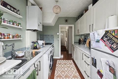 Grosvenor Avenue, Chatham