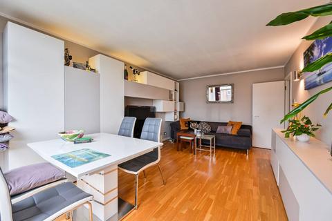 2 bedroom flat for sale, Wincott Street, Kennington, London, SE11