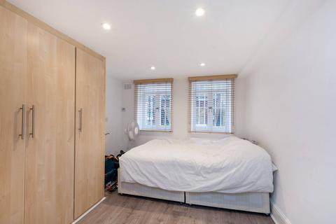 undefined, Este Road, Clapham Junction, SW11