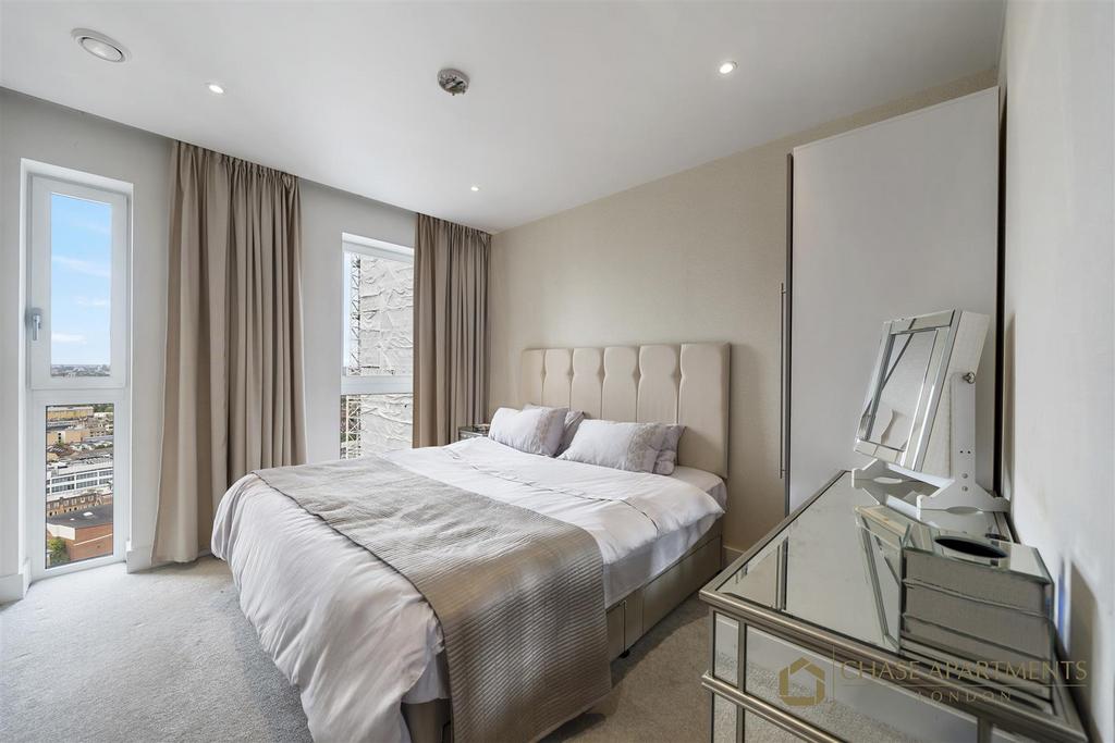 Wiverton Tower E1 7 AT-1.jpg