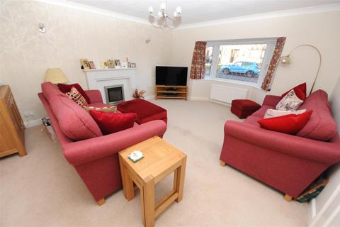 4 bedroom detached house for sale, The Stray, Idle, Bradford