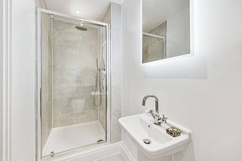 3 bedroom flat to rent, Stafford Court, High Street Kensington, London, W8