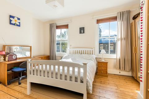2 bedroom terraced house to rent, Victory Road, Wimbledon SW19