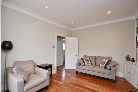 2 bedroom flat to rent, Richmond Avenue, Wimbledon, London, SW20