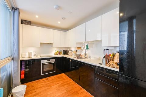 2 bedroom flat for sale, Discovery Tower, E16, Canning Town, London, E16