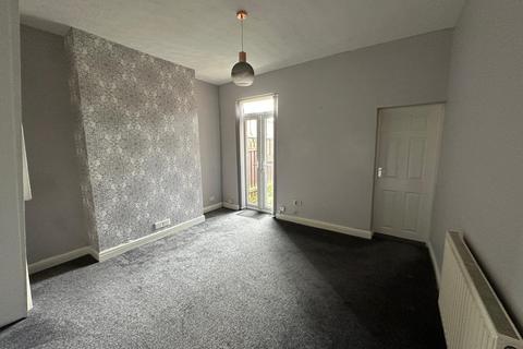 2 bedroom terraced house to rent, Wallwork Street, Cheshire SK5
