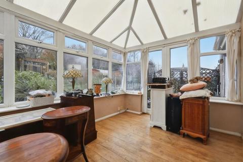 3 bedroom semi-detached house for sale, Hathaway Road, Grays RM17