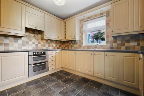 3 bedroom semi-detached house for sale, Hathaway Road, Grays RM17