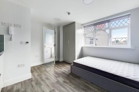 undefined, Downing Drive, Greenford, UB6
