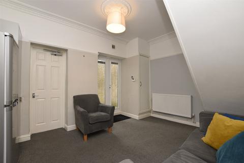 3 bedroom terraced house to rent, Staple Hill Road, Somerset BS16