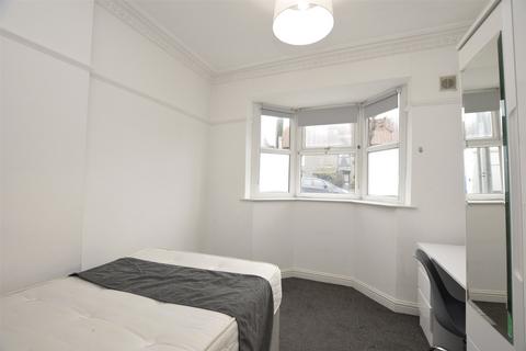 3 bedroom terraced house to rent, Staple Hill Road, Somerset BS16
