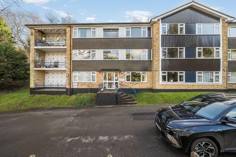 2 bedroom flat for sale, Beechwood Road, Caterham CR3