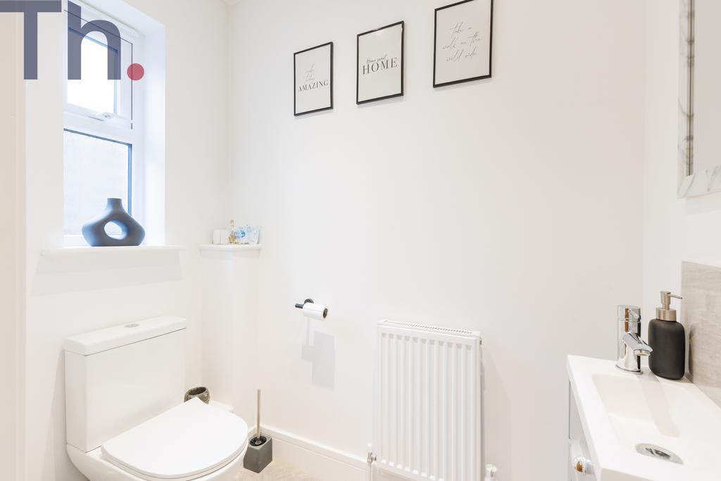 Downstairs Cloakroom WC