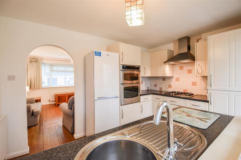 2 bedroom semi-detached bungalow for sale, Wyatts Green Lane, Wyatts Green, Brentwood