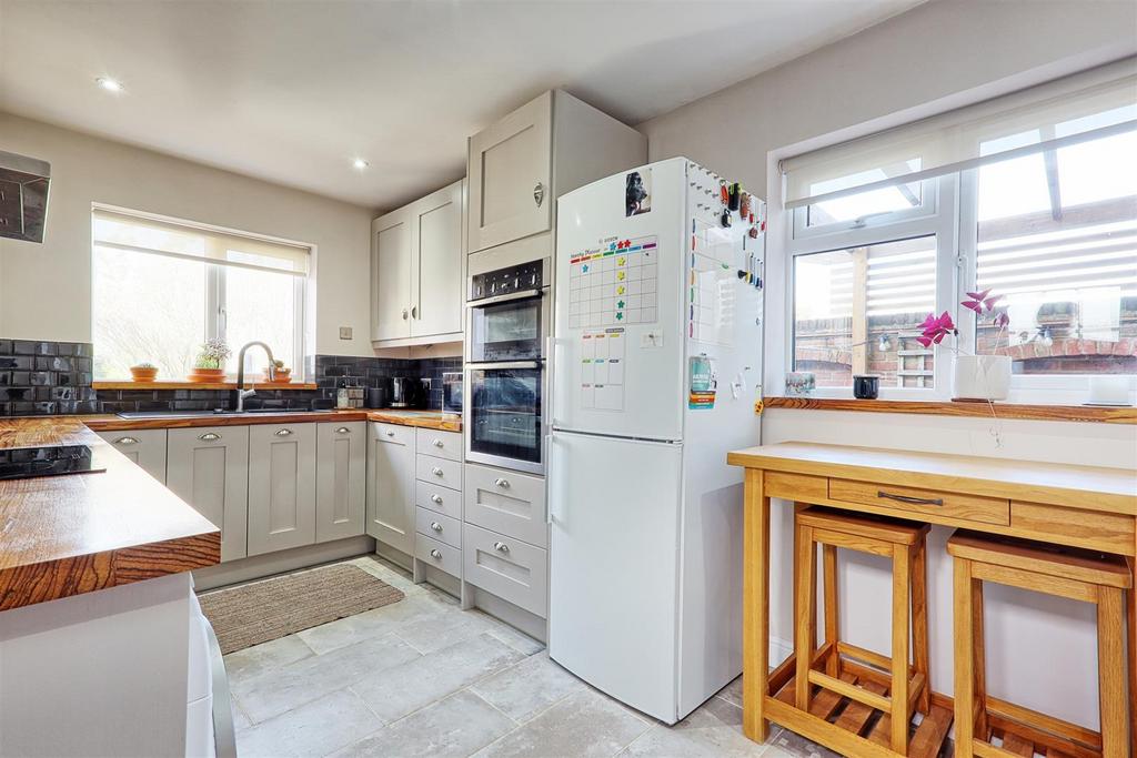 IMG 6673 4 5 easy HDR-interior3.jpg