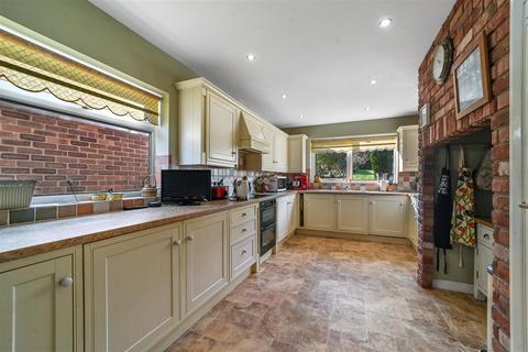 undefined, Lower Holbrook, Suffolk
