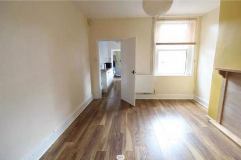 3 bedroom terraced house to rent, Paget Street, Loughborough
