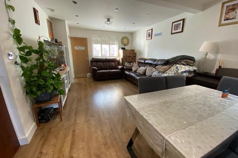 2 bedroom terraced house to rent, Hardie Road, Dagenham