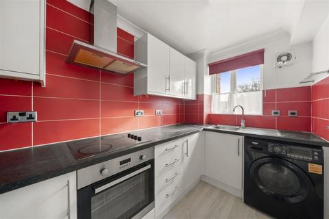1 bedroom flat to rent, Danbury Crescent, South Ockendon