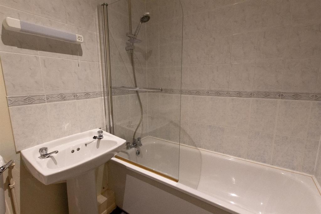 Church Walk Mews bathroom 1.jpg