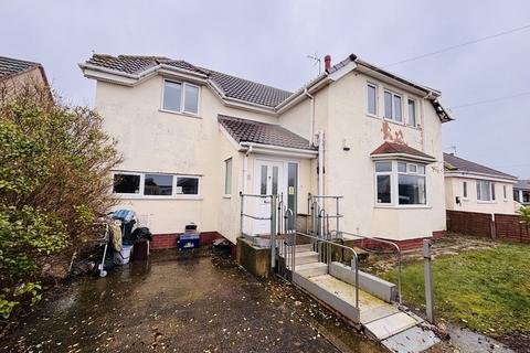 Roland Avenue, Kinmel Bay, Rhyl, Conwy, LL18 5DL