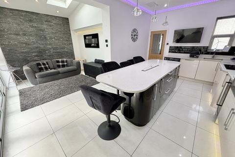 3 bedroom semi-detached house for sale, West Drive West, Cleveleys FY5