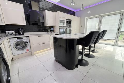 3 bedroom semi-detached house for sale, West Drive West, Cleveleys FY5