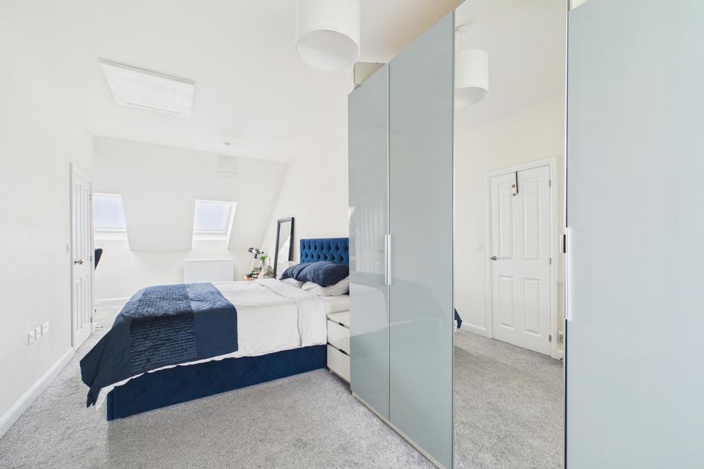 Bed 1 Dressing Area