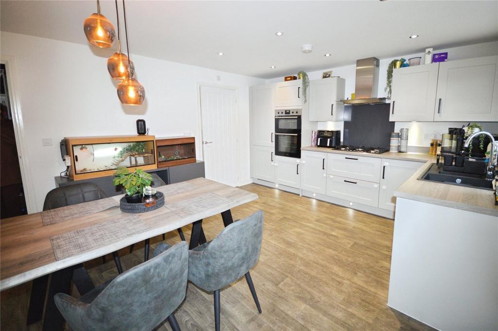 Kitchen/Dining