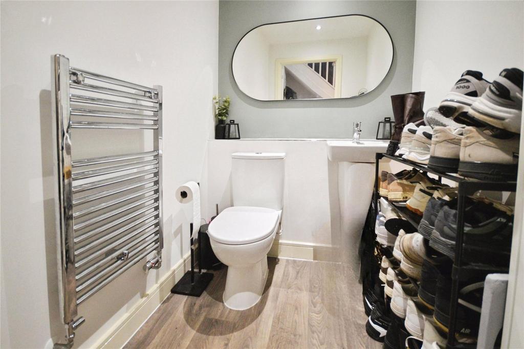 Cloakroom/Wc