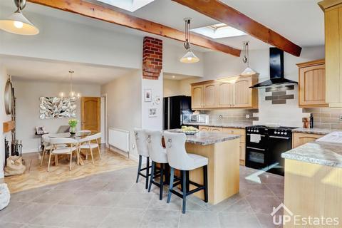 3 bedroom detached house for sale, The Long Shoot, Nuneaton