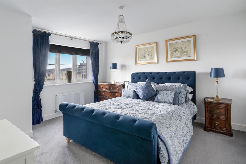 Bedroom 1.jpg