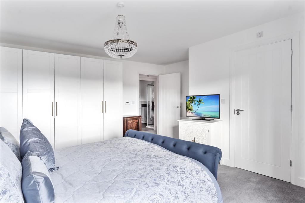Bedroom 1 2.jpg