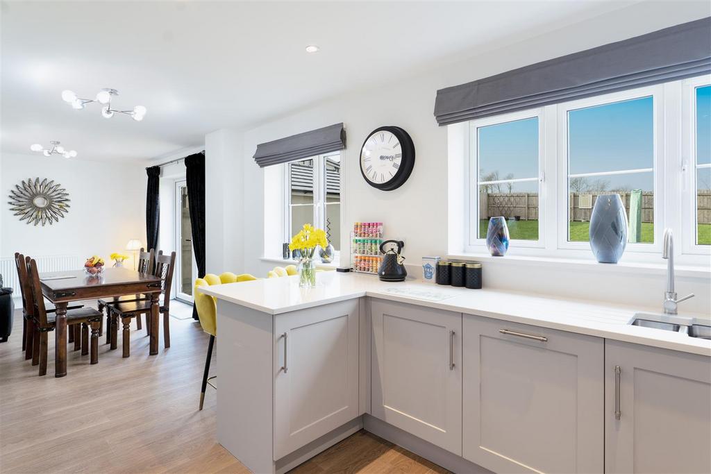 Kitchen 4.jpg