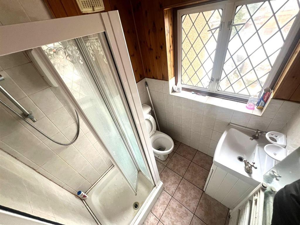 Shared Bathroom.jpeg