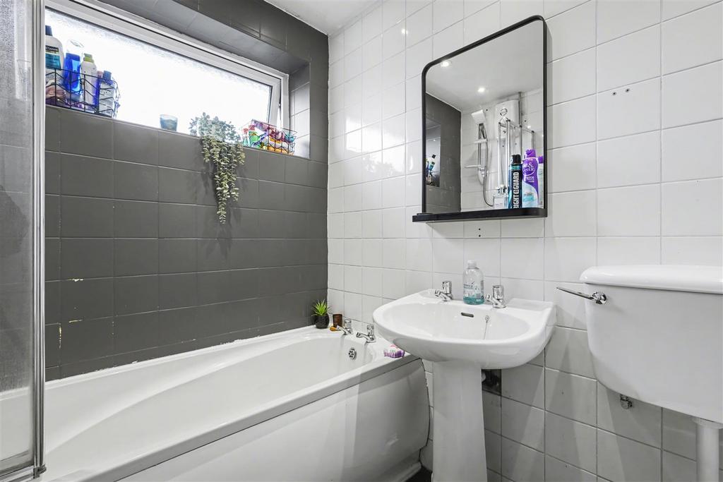 Bathroom 1 1.jpeg