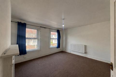 3 bedroom terraced house to rent, Leonard Road, London