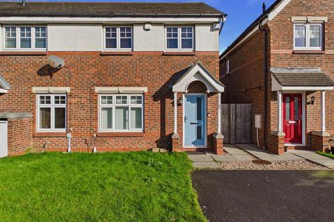 3 bedroom end of terrace house for sale, Turnberry, Whitley Bay