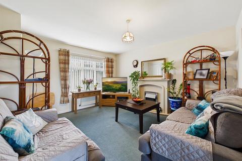 3 bedroom end of terrace house for sale, Turnberry, Whitley Bay