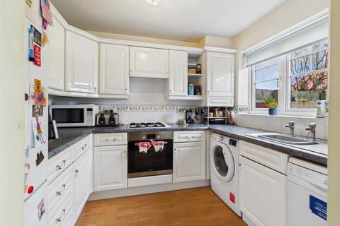 3 bedroom end of terrace house for sale, Turnberry, Whitley Bay