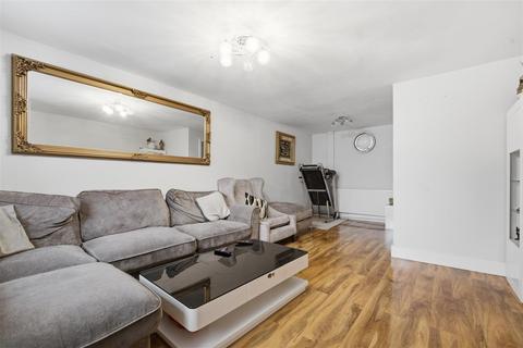 3 bedroom terraced house for sale, New Road, Hayes UB3
