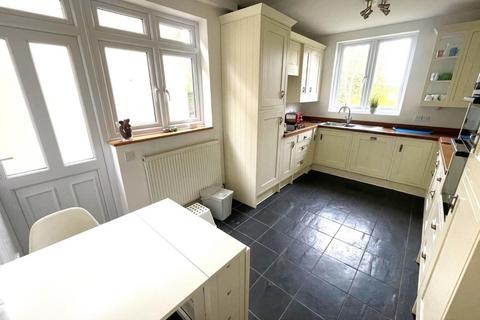 5 bedroom detached house to rent, The Ridgeway, Mill Hill, NW7