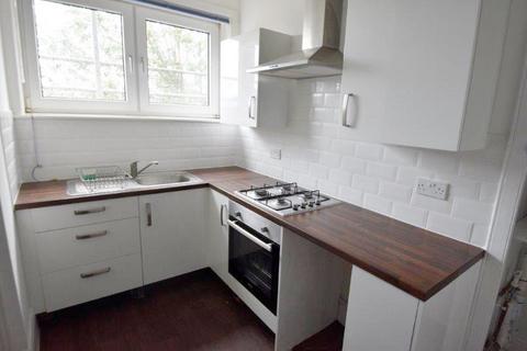 2 bedroom flat to rent, Copnor Road, Portsmouth PO3