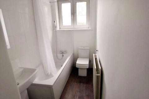 2 bedroom flat to rent, Copnor Road, Portsmouth PO3