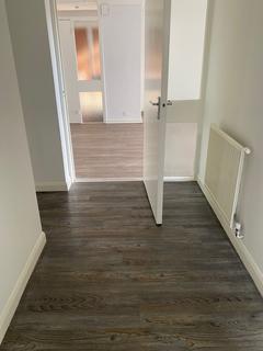 2 bedroom apartment to rent, Lansdowne Avenue, Slough SL1