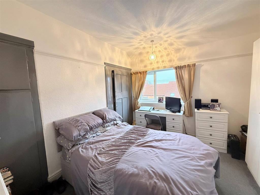 Bedroom 2 1.jpg