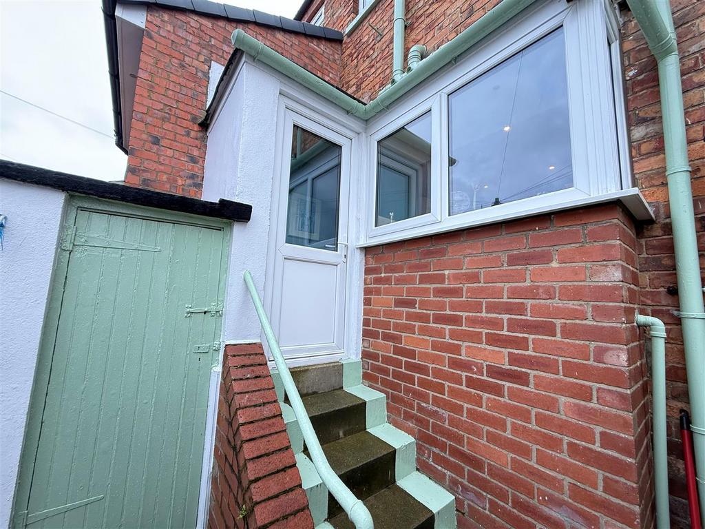 Rear steps.jpg