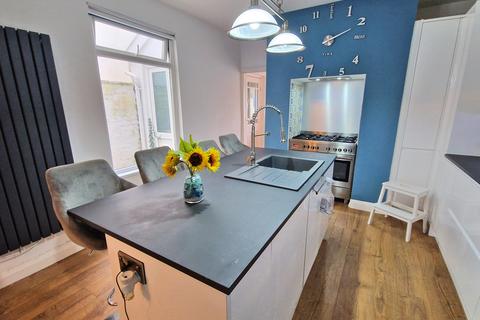 4 bedroom terraced house for sale, MACKWORTH ROAD, PORTHCAWL, CF36 5BP