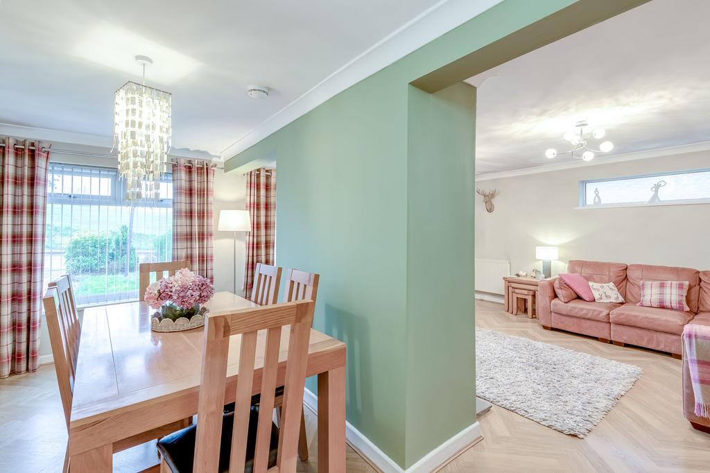 Sitting/Dining Room