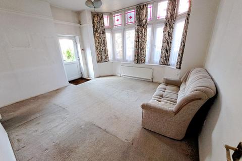 2 bedroom flat for sale, St. Annes Road, Upperton, Eastbourne BN21